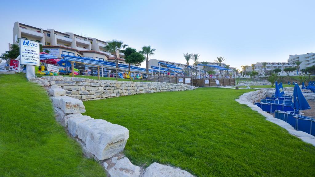 Myroandrou Beach Hotel Apartments Pernera Exterior photo