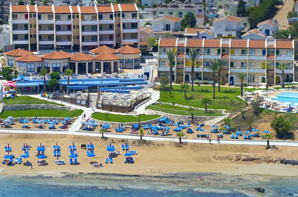 Myroandrou Beach Hotel Apartments Pernera Exterior photo